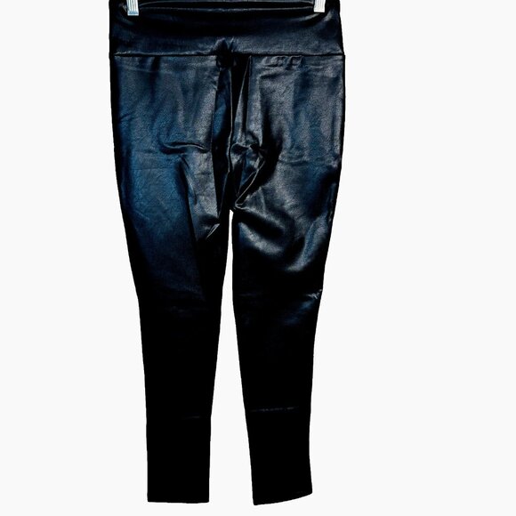 Kendall + Kylie Faux Leather Liquid Leggings S Quiet Luxury Model Off-Duty - Picture 4 of 6